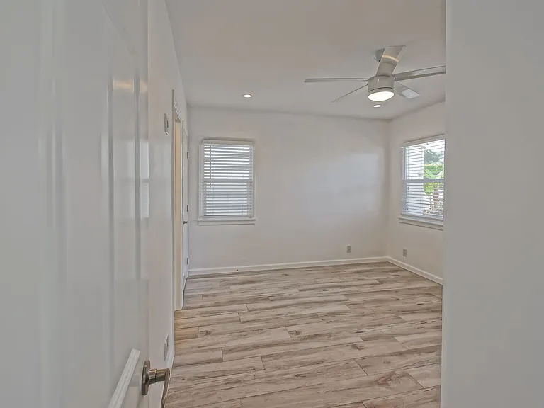 344-348 Calle Miramar — Photo 19