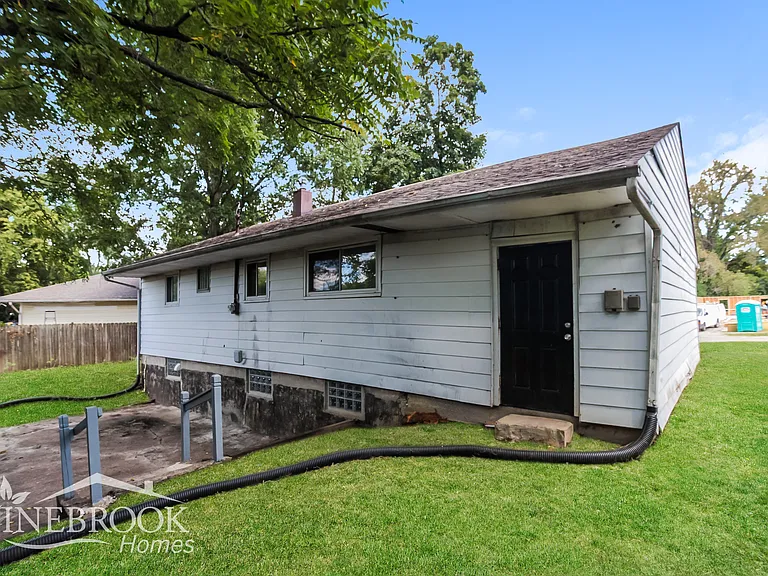1263 Murat Ct — Photo 15