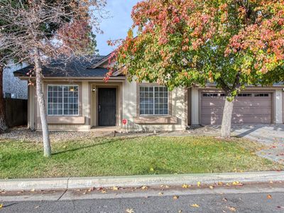 2182 E Minarets Ave, Fresno, CA, 93720