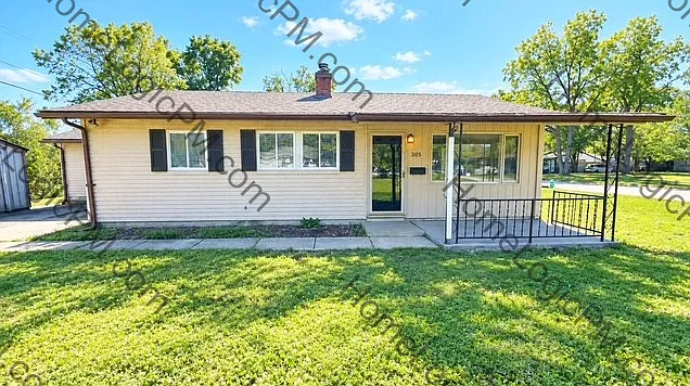 4 bed, 2.0 bath, 925 sqft, $1,525 — Photo 1