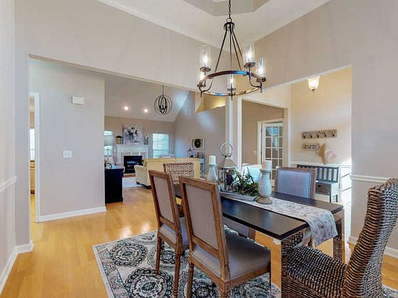 3rd image of 6006 Quincy Ct
