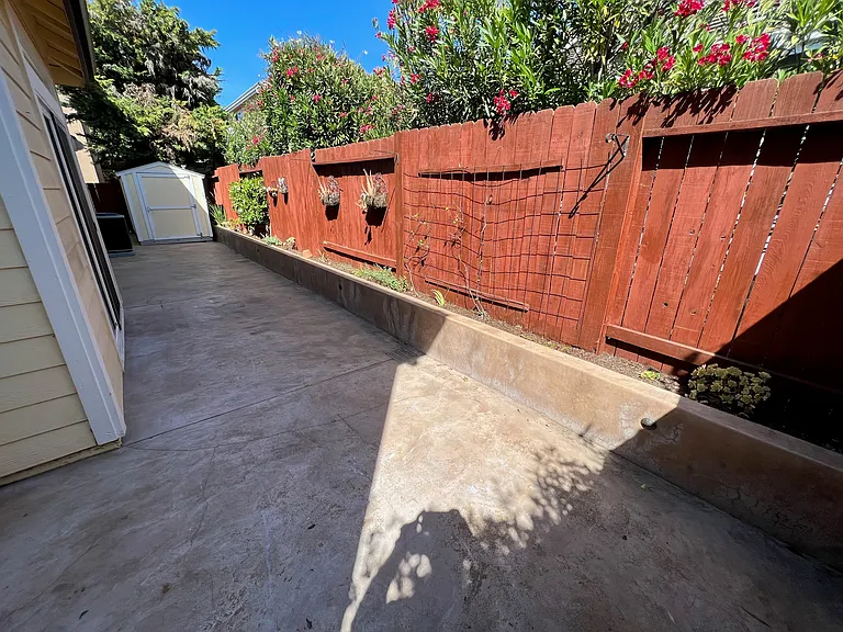 1900 Fallbrook Ln — Photo 7