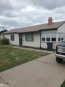 155 Windsor Cir, Burlington, IA, 52601