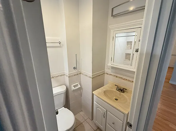 29 Lambert St #1R, Cambridge, MA 02141