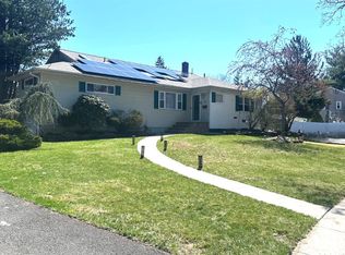 16 Canterbury Rd, East Brunswick, NJ 08816