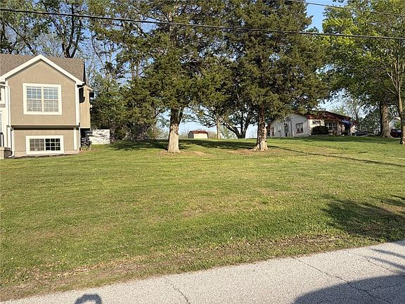 3rd image of 7309 NW Locust Dr