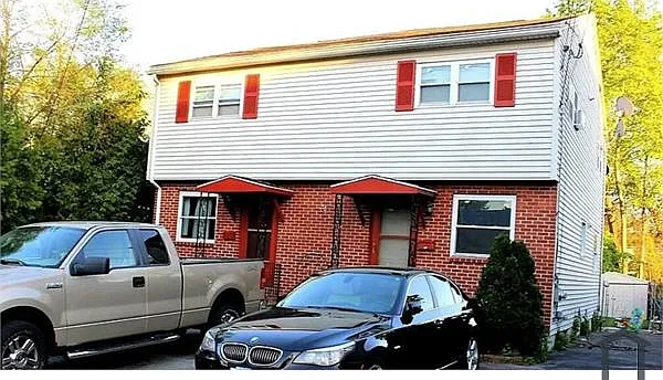 47 Anderson St