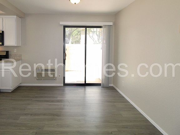 5th image of 8452 Capricorn Way Unit 85