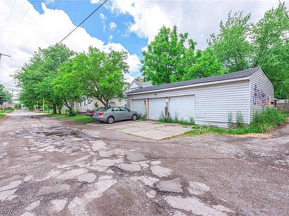 3rd image of 3295 W 56th St