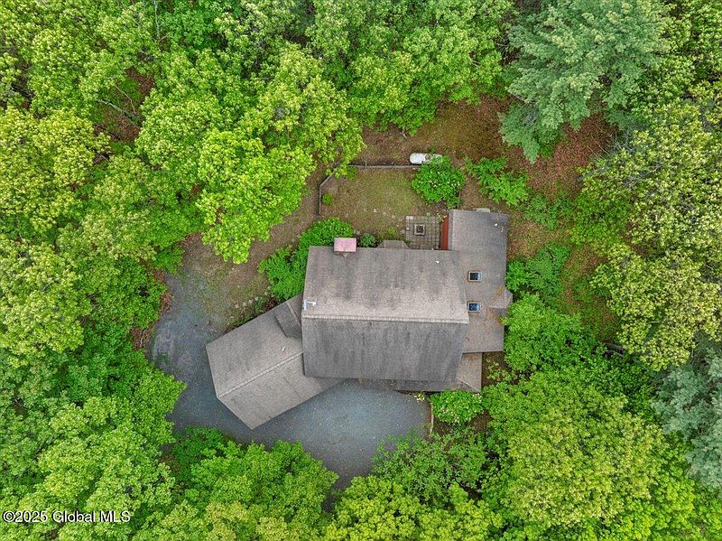 3rd image of 70 Chadwycke Court