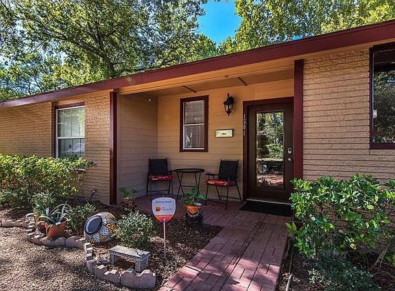 4th image of 1501 Broadmoor Dr