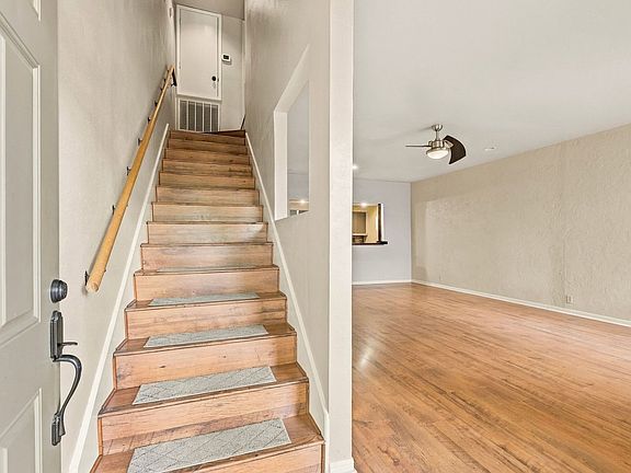 3rd image of 1646 Prairie Mark Ln