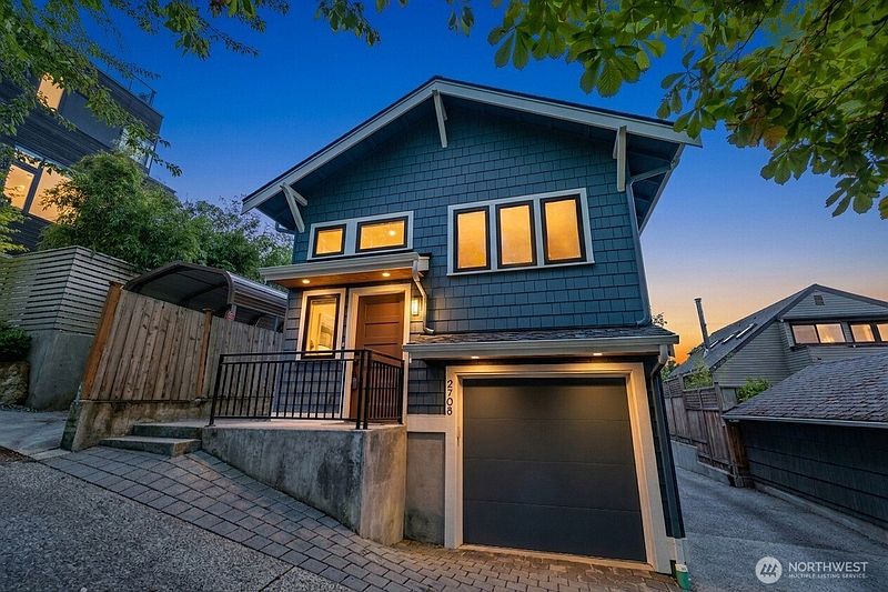 4th image of 2708 1st Avenue W