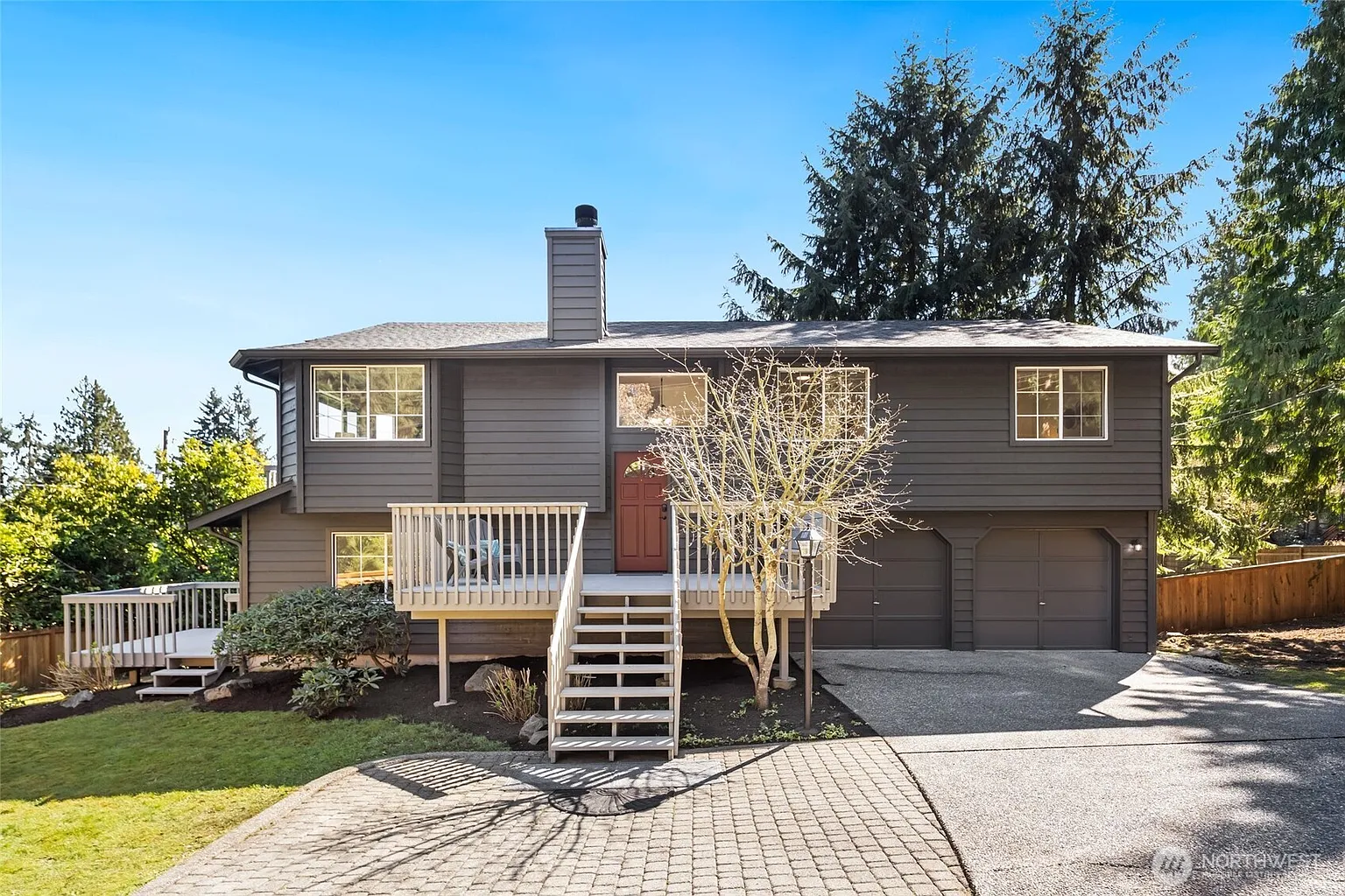 18526 16th Avenue NE photo 1