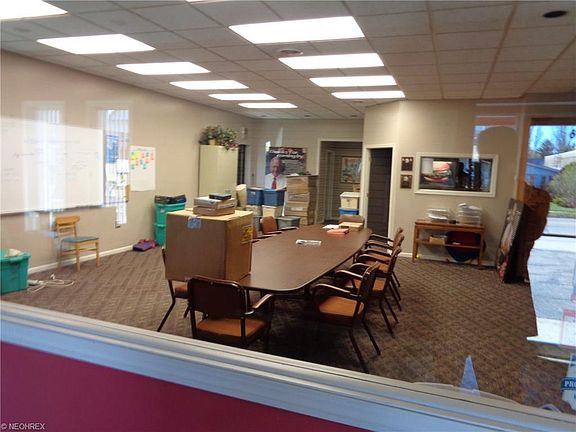 2nd image of 600 Tuscarawas Ave NW