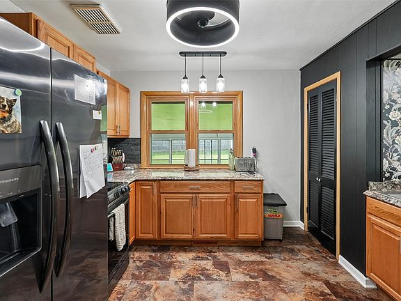 4th image of 5903 SW 14th St