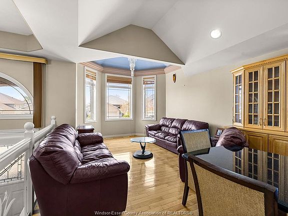 4th image of 4620 Bunker Ave