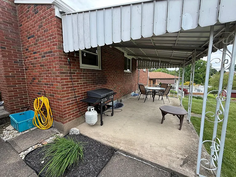 623 Jenne Dr — Photo 24