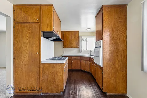 1010 Larch St. Photo 1