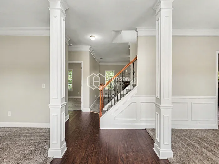 5 bed, 3.0 bath, 2622 sqft, $2,475 — Photo 4