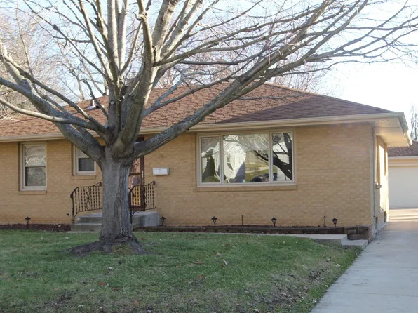 203 Warren Ave, Rockford, IL 61107