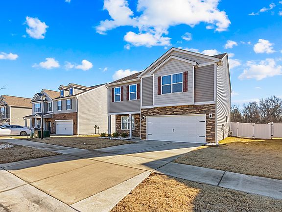 3rd image of 4015 Meadow Green Dr