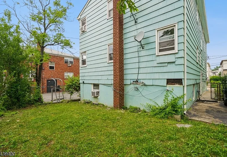 51 Tremont Ter — Photo 23