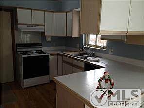 Super clean and ready to move in!!!