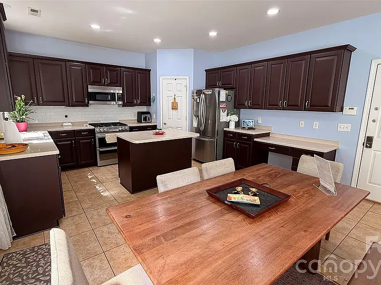 9542 Oswald Ln — Photo 39