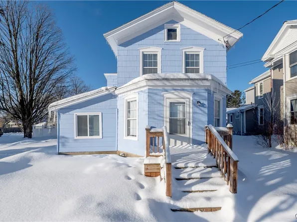 18 Lincoln Ave, Tully, NY 13159