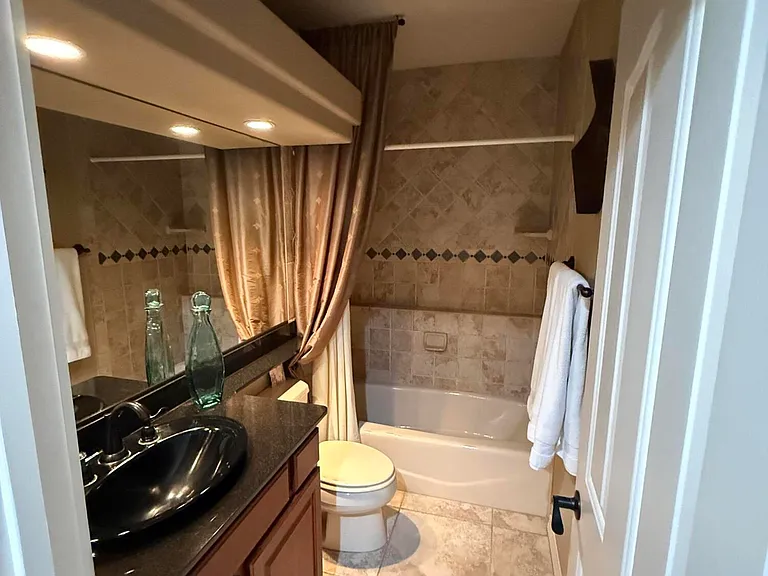 433 London Bridge Rd #B101 — Photo 32