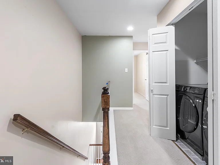 271 Yorktown Ct — Photo 18