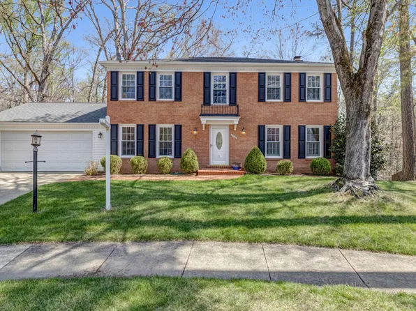 8409 Finlay Ct, Springfield, VA 22153