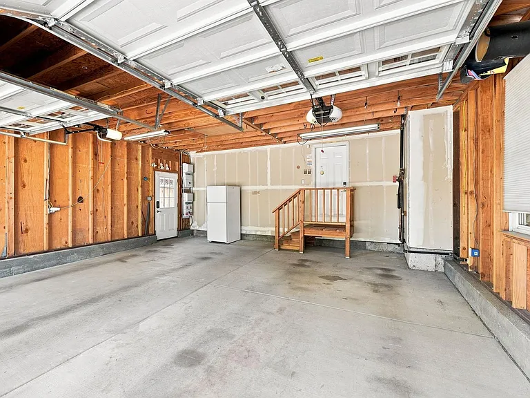 12445 Green Meadow Ln — Photo 27