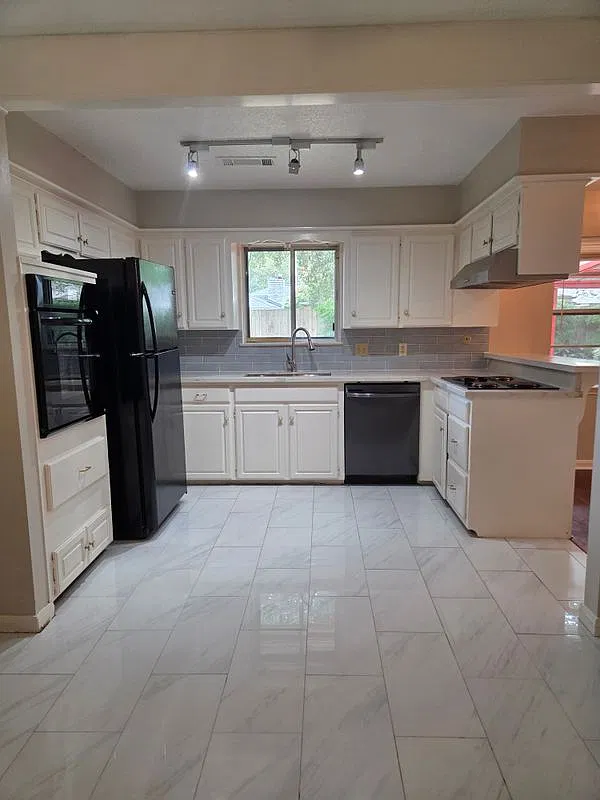3 bed, 2.0 bath, 1665 sqft, $2,000 — Photo 4