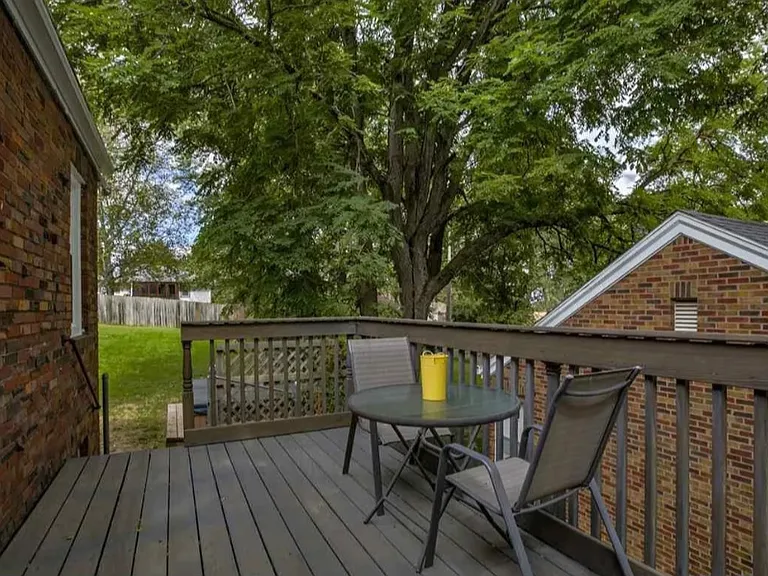 4836 Pratt St — Photo 17