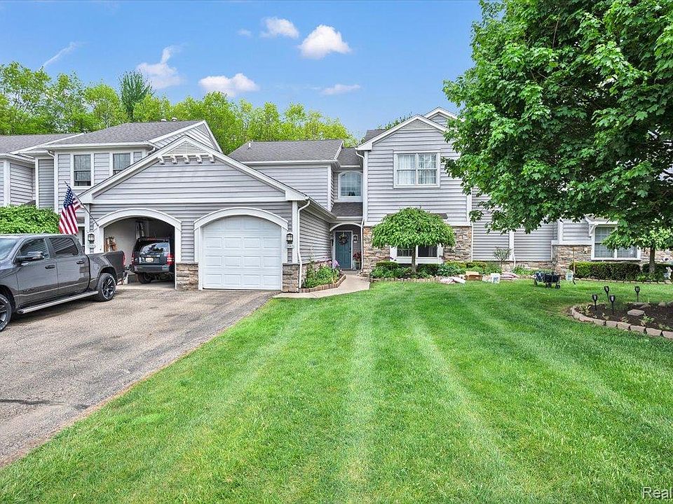 2142 Carriage Hill Cir, photo 2