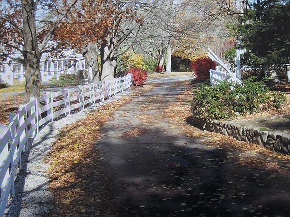 5th image of 138 Hoppin Hill Ave #R