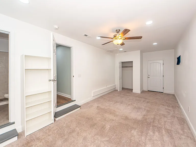 6933 Raymond Ave — Photo 24
