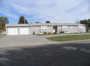 302 E Warner St, Syracuse, KS 67878