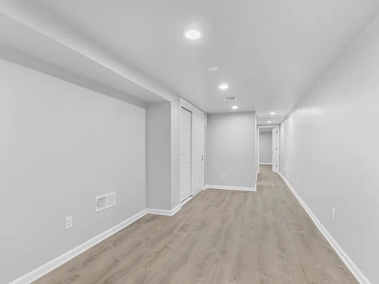 69 E Slocum St — Photo 10