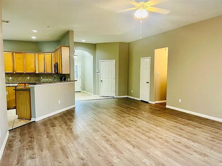 18215 Linden Forest Ln — Photo 4