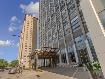 655 W Irving Park Rd APT 714, Chicago, IL, 60613