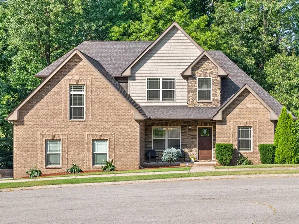 210 Suesand Ct, Pleasant View, TN 37146