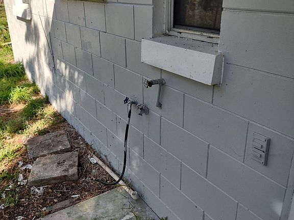 3rd image of 157 E Northside Dr APT 2