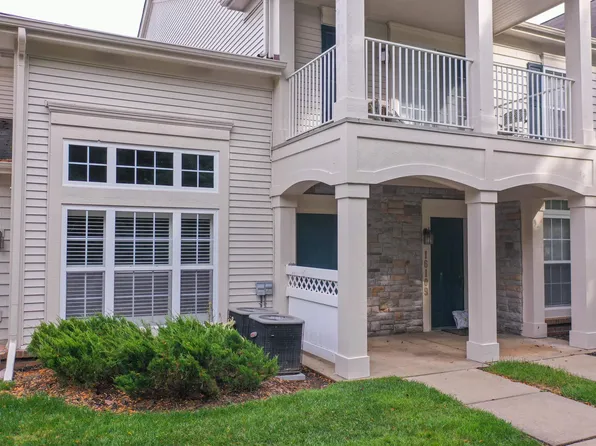 16107 Addington Dr, Walled Lake, MI 48390