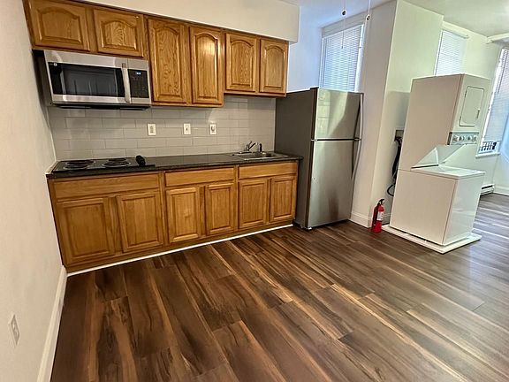 2nd image of 3253 N Park Ave