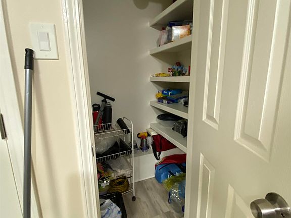 4th image of 1807 Reservoir Rd