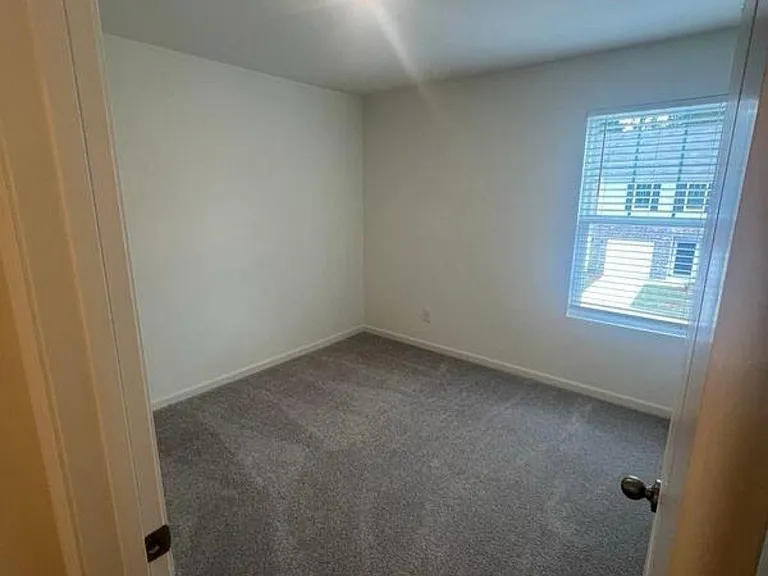 2099 Emerson Dr — Photo 5
