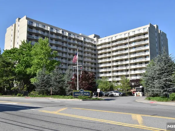 1077 River Rd APT 505, Edgewater, NJ 07020